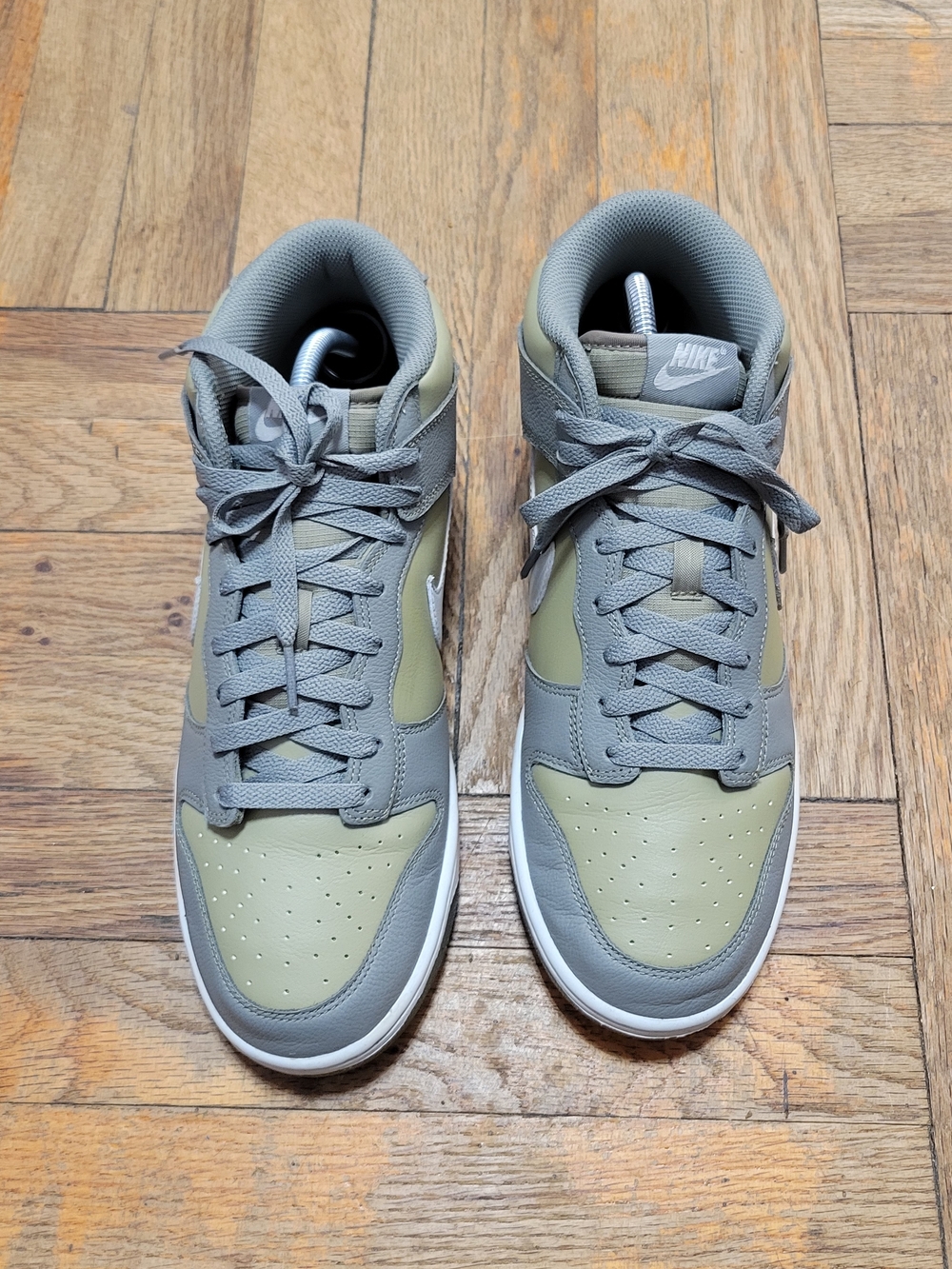 Nike Men’s Low-Top Sneakers in Olive and Gray